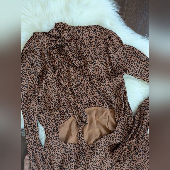 FREE PEOPLE LEOPARD LOVELESS SILKY OPEN BACK LONG SLEEVE MIDI DRESS 2 - Picture 7 of 12